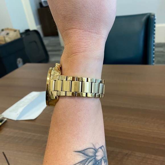 Michael Kors Gold Watch - Picture 5 of 7